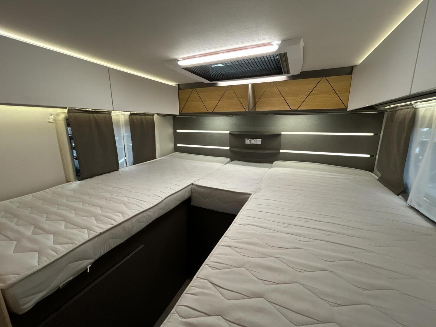 LMC TOURER 660 G LIFT 2022