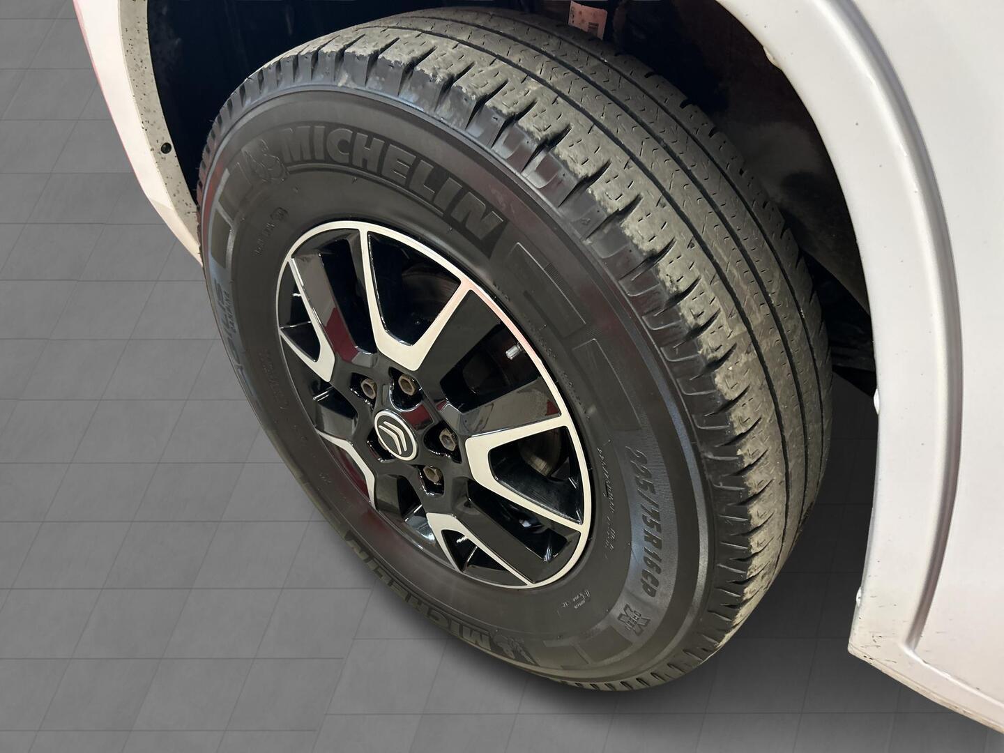 LMC TOURER 660 G LIFT 2022