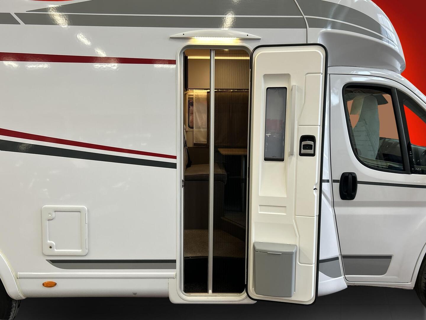 LMC TOURER 660 G LIFT 2022