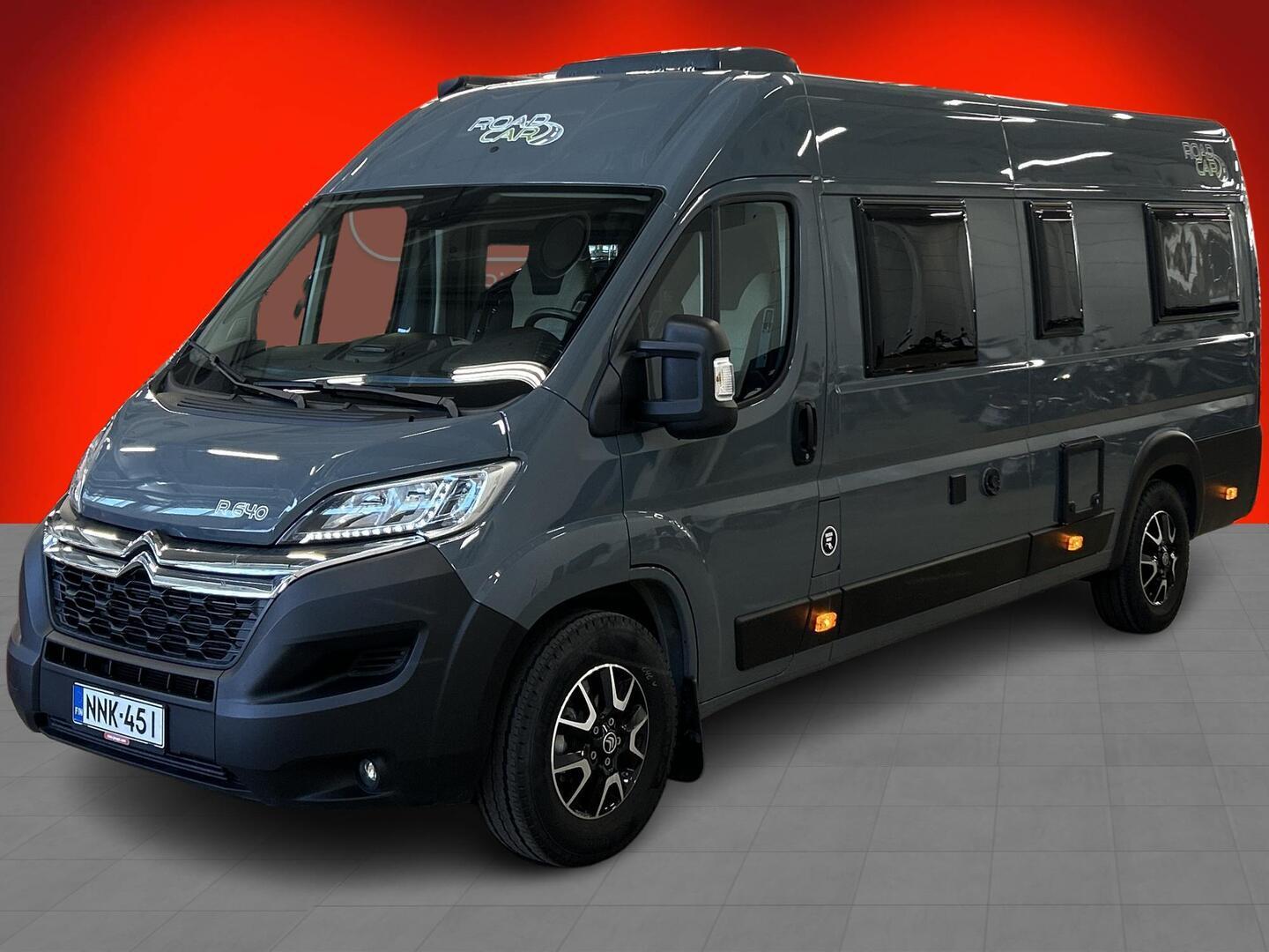 ROADCAR VAN R 640 2024
