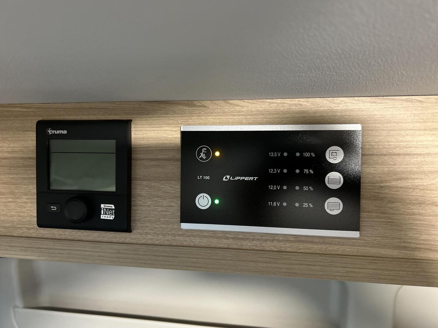 ROADCAR VAN R 640 2024