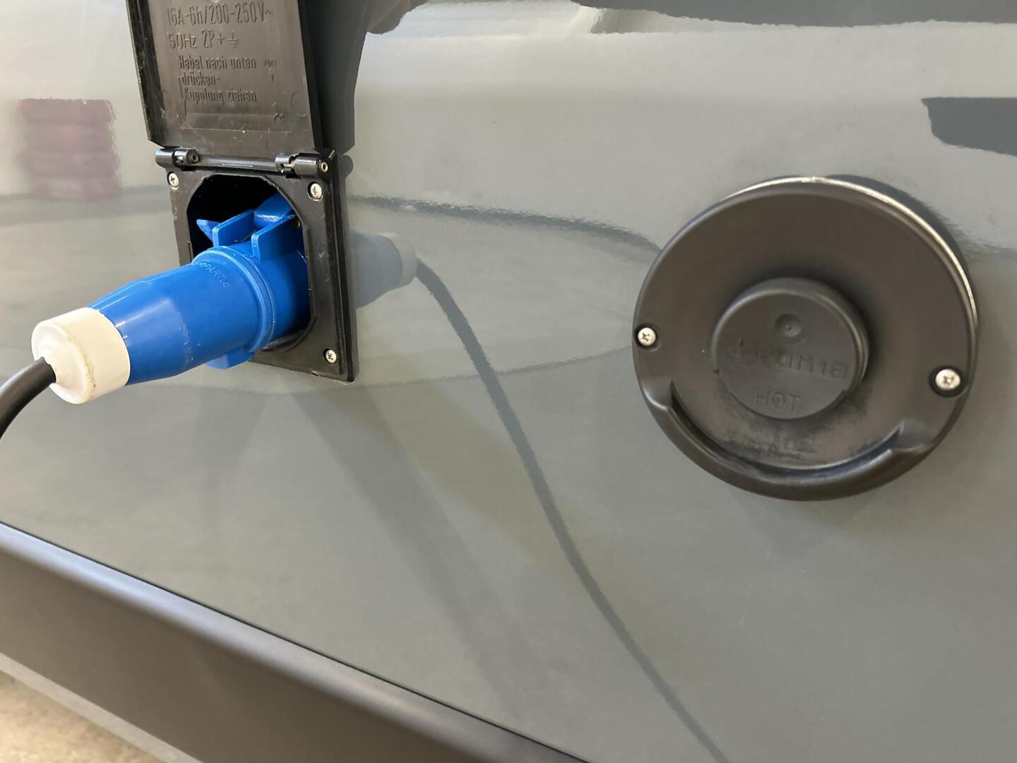 ROADCAR VAN R 640 2024