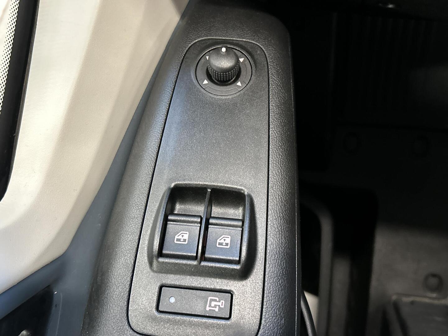 ROADCAR VAN R 640 2024