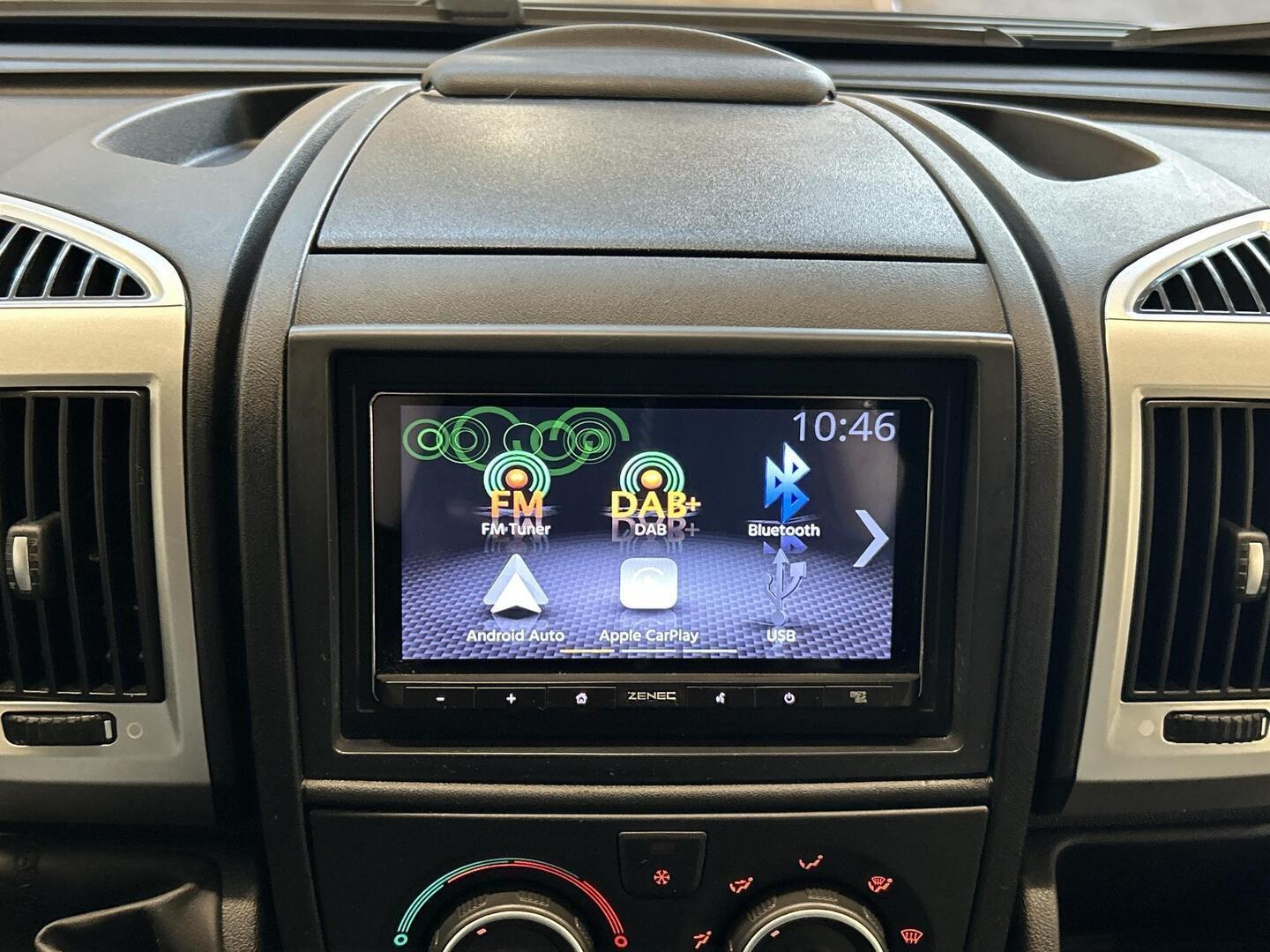 ROADCAR VAN R 640 2024