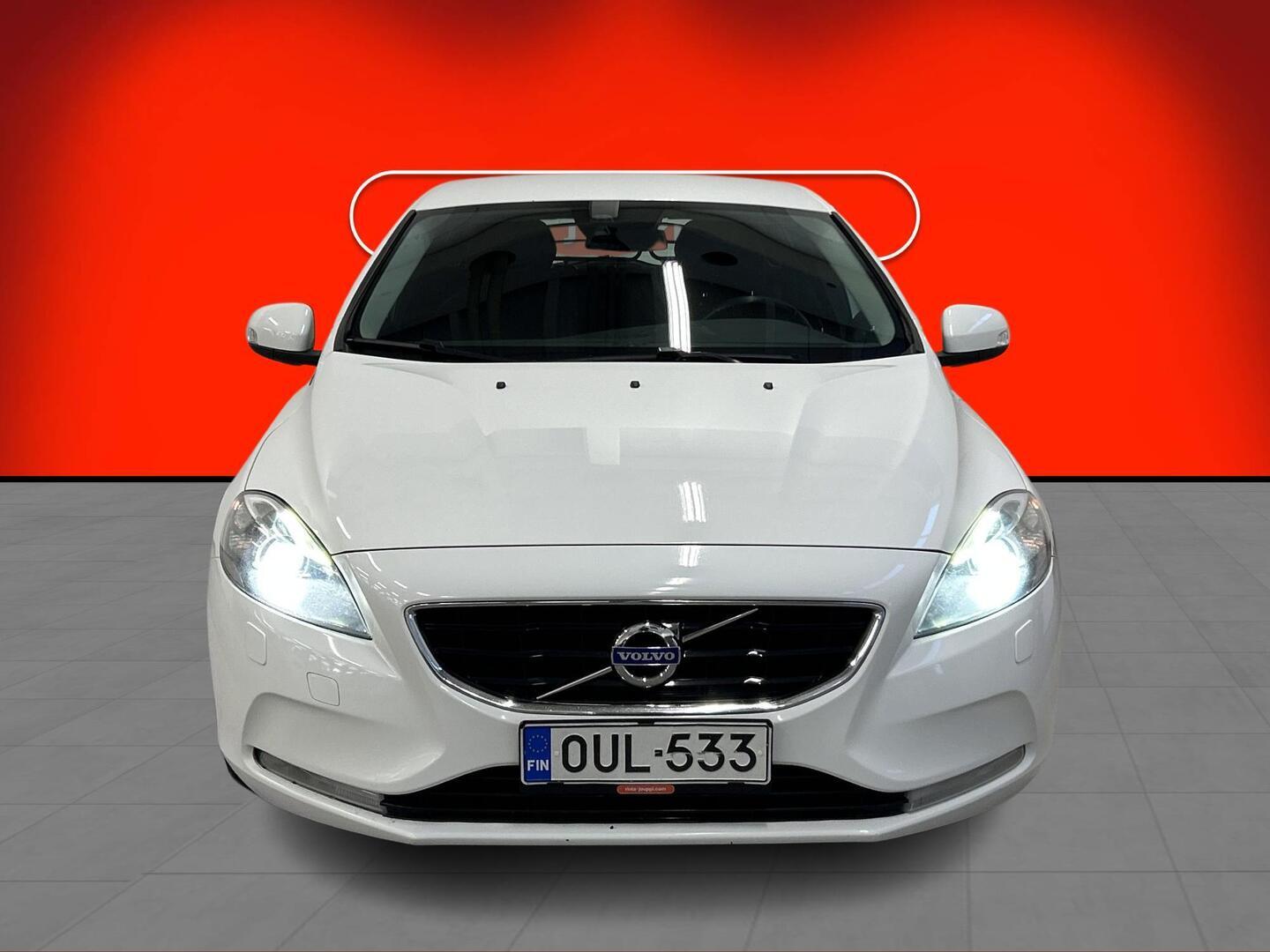 VOLVO V40 2013