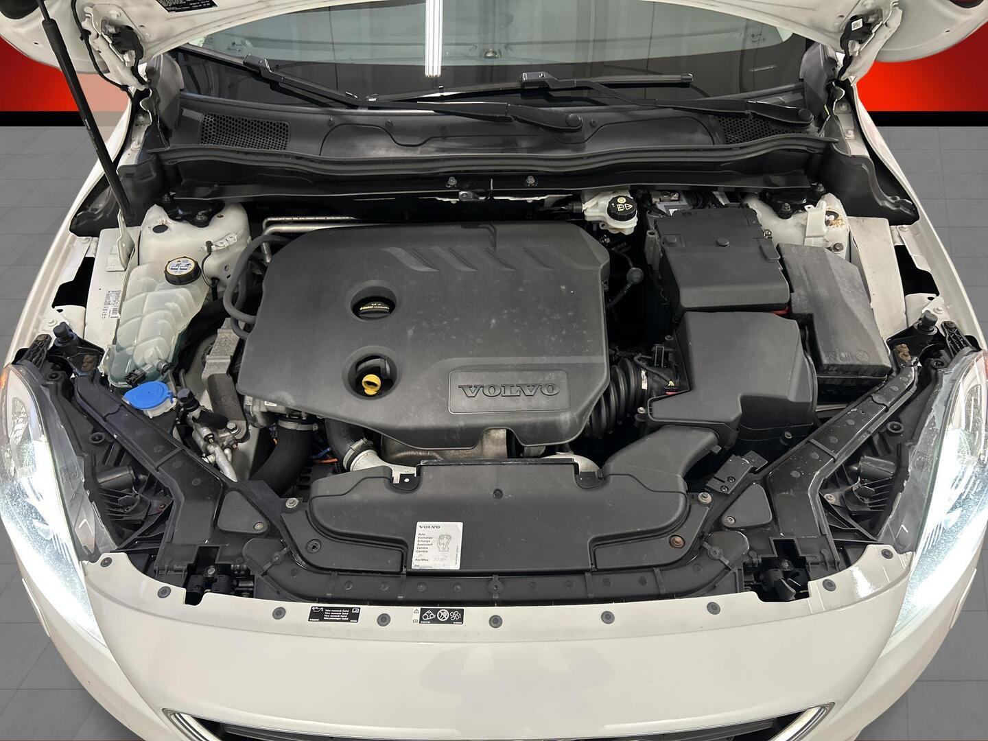 VOLVO V40 2013