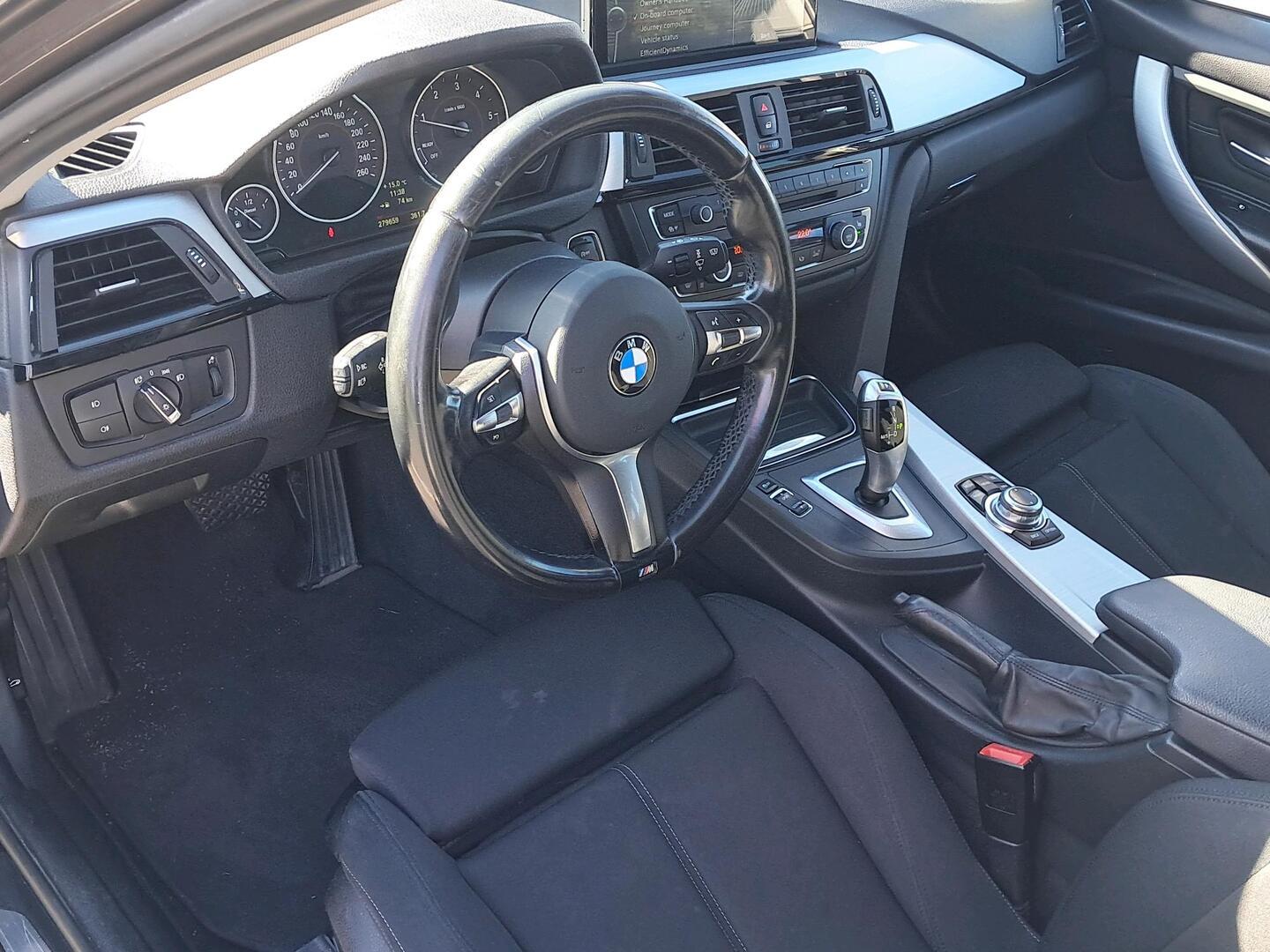 BMW 318 2013