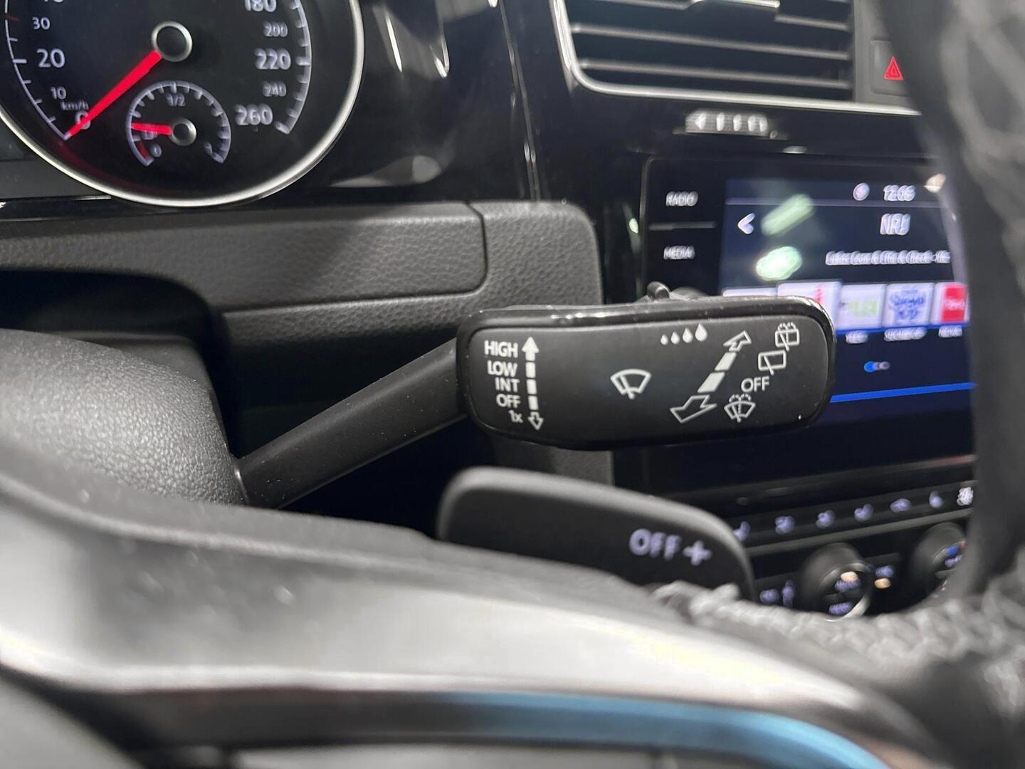 VOLKSWAGEN Golf 2020