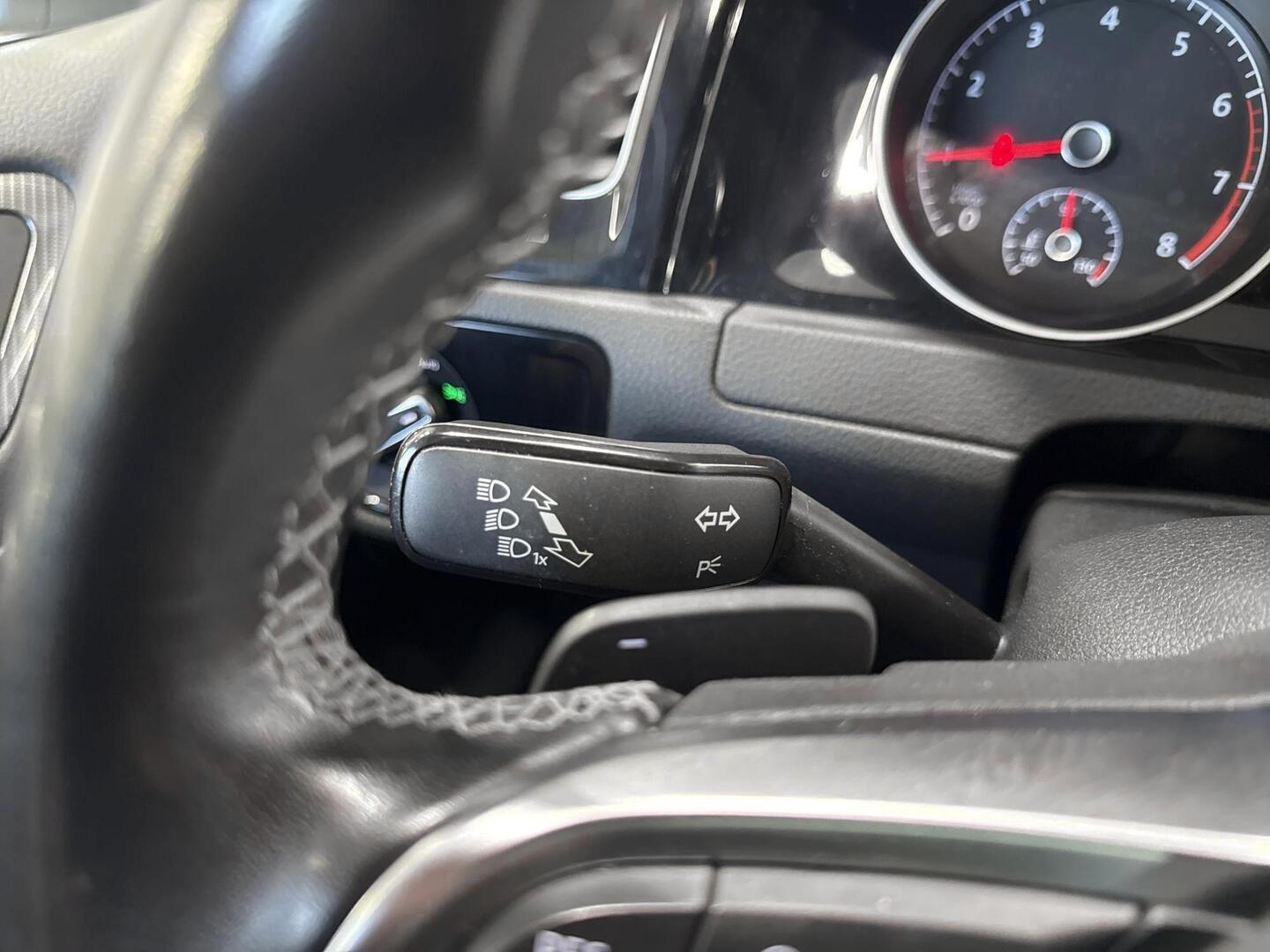 VOLKSWAGEN Golf 2020