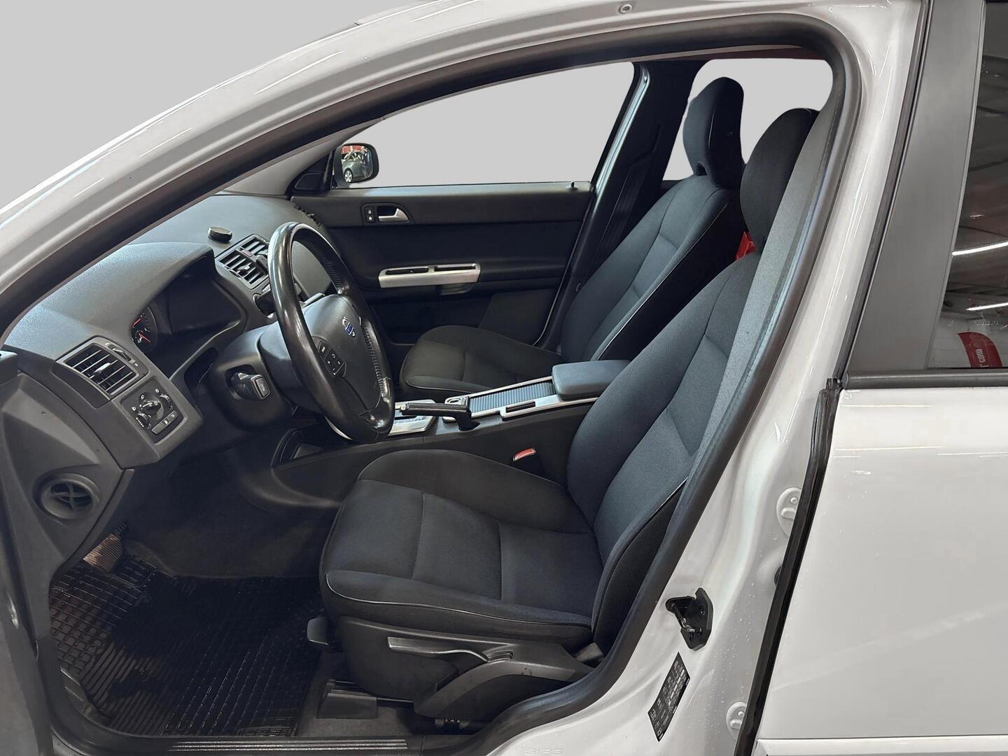 VOLVO V50 2009
