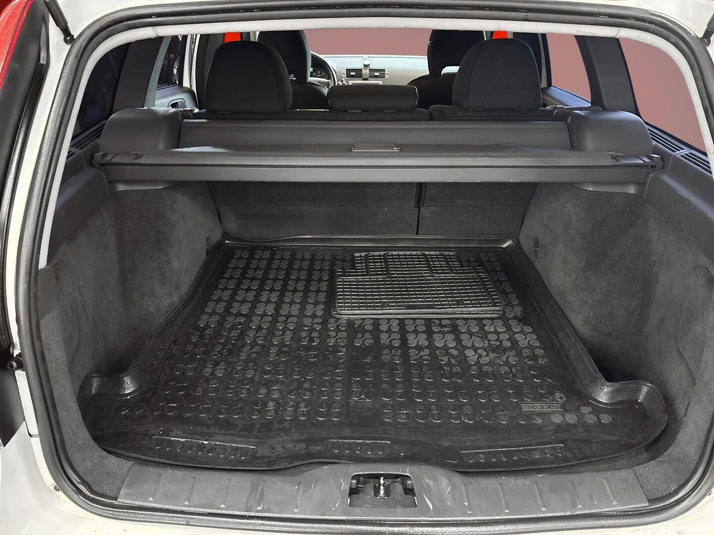 VOLVO V50 2009
