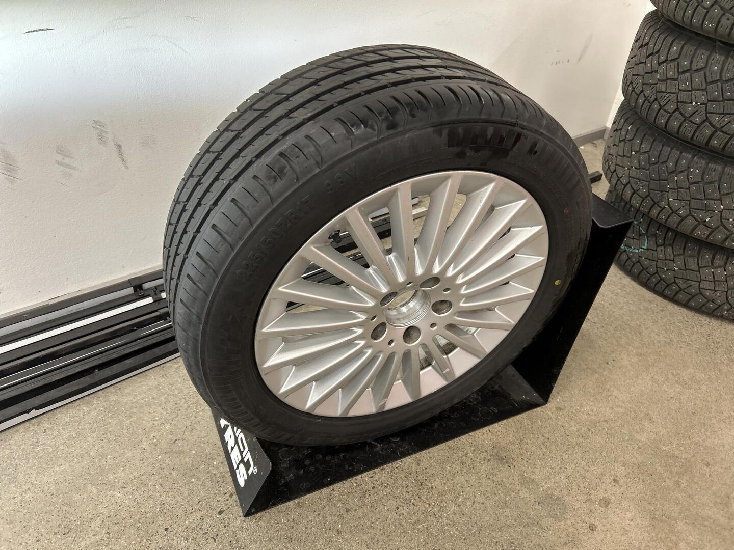 MERCEDES-BENZ C 2016