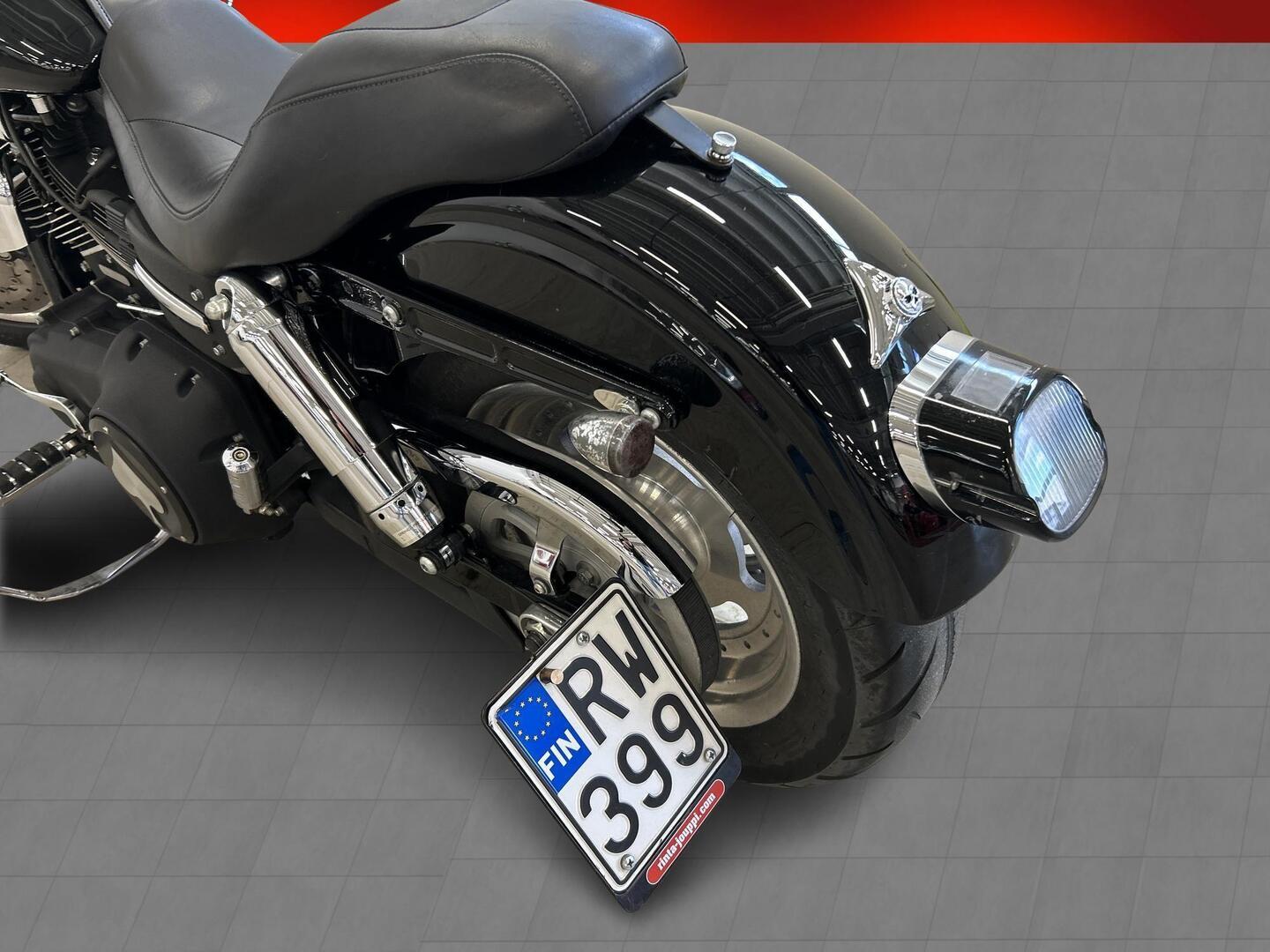 HARLEY-DAVIDSON DYNA 2009