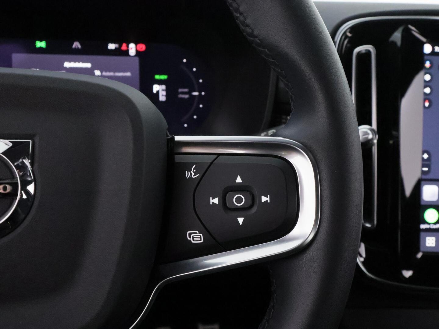 VOLVO XC40 2022