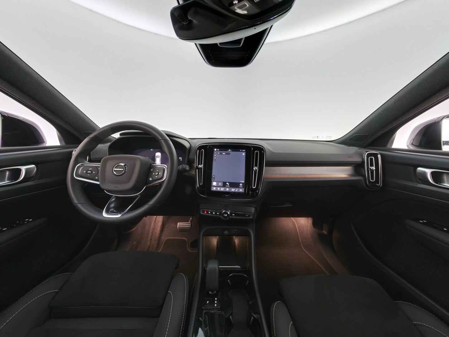 VOLVO XC40 2022
