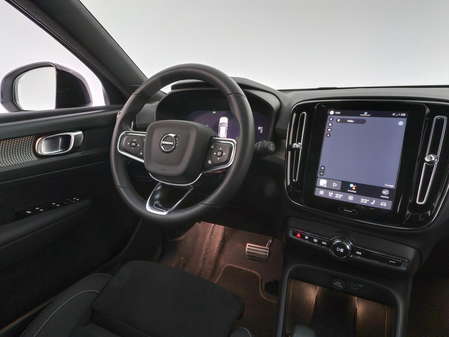 VOLVO XC40 2022