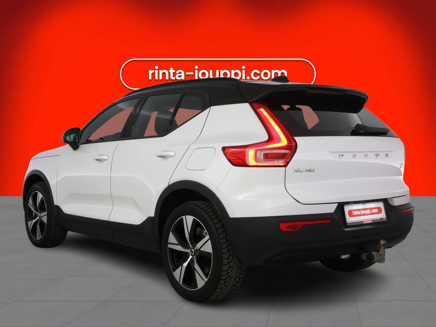 VOLVO XC40 2022