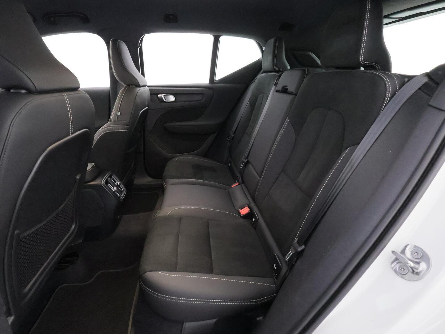 VOLVO XC40 2022