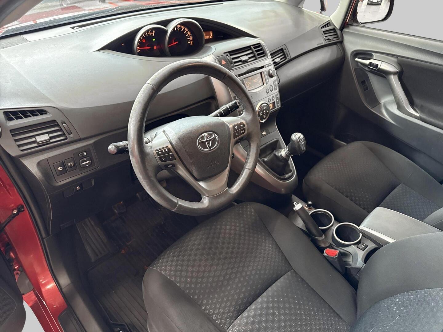 TOYOTA Verso 2010