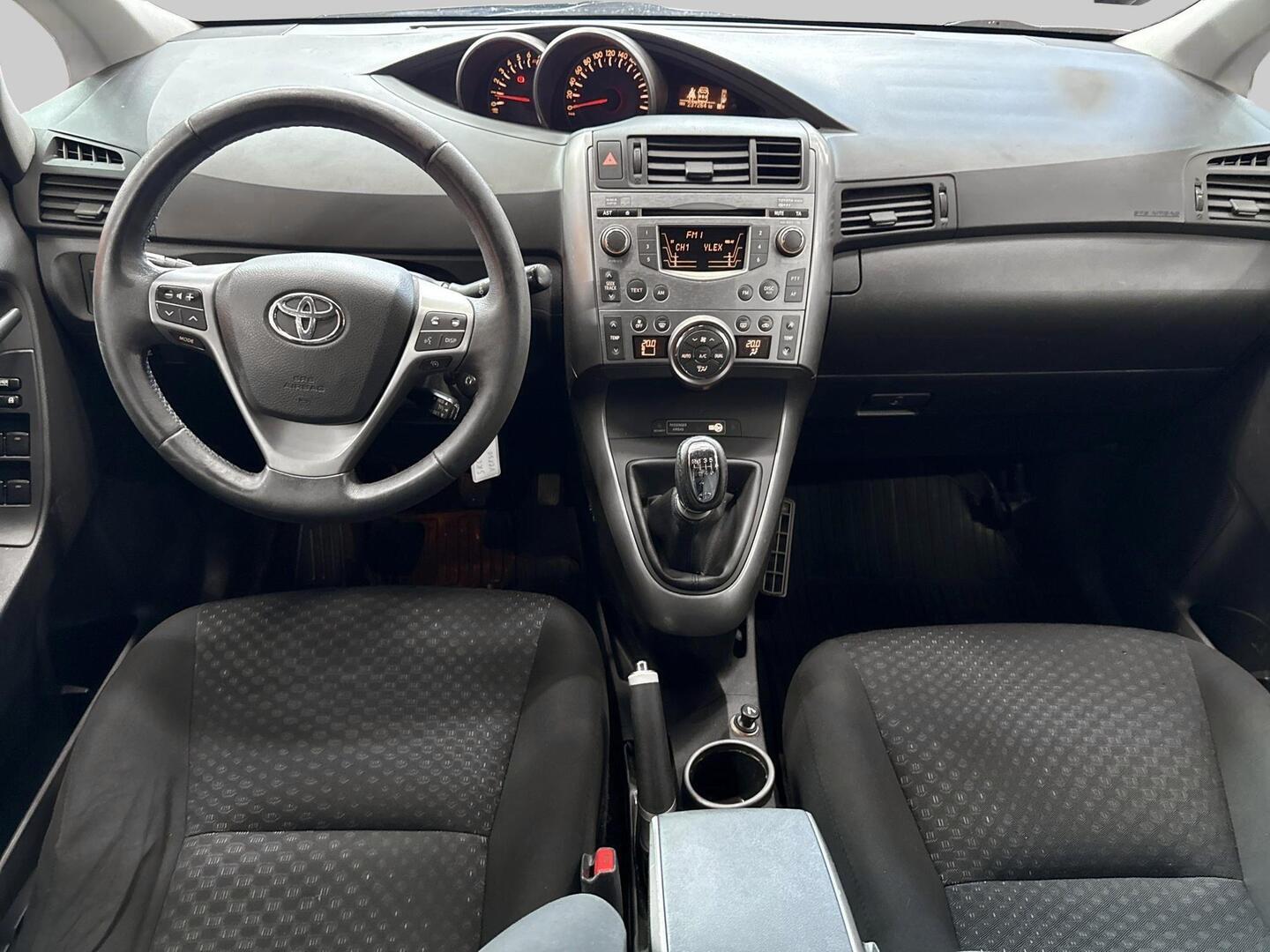 TOYOTA Verso 2010