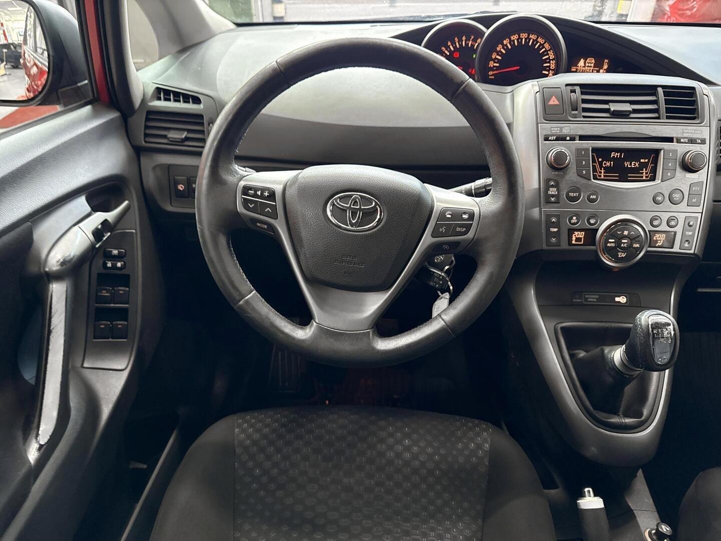 TOYOTA Verso 2010