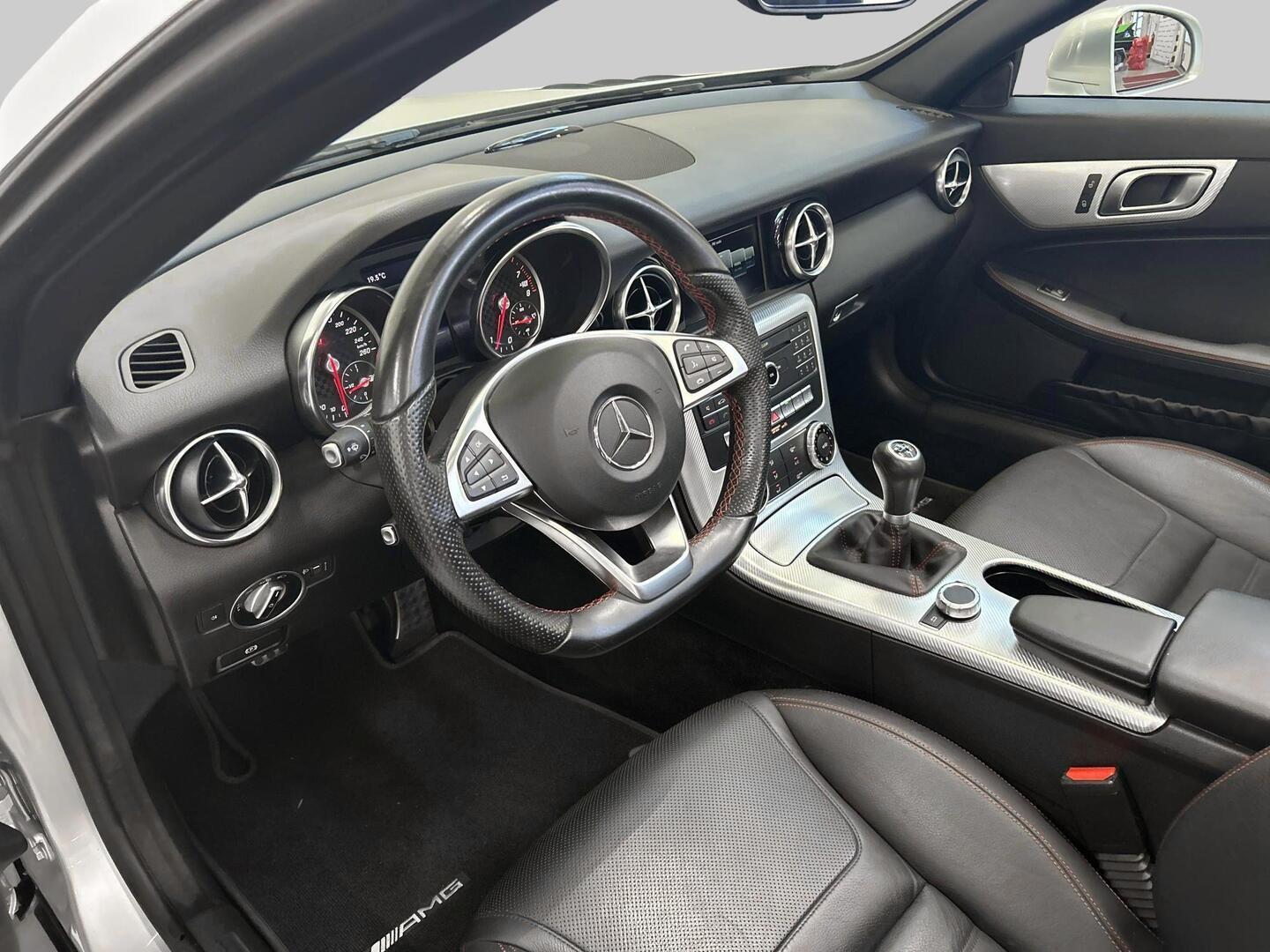 MERCEDES-BENZ SLC 2016