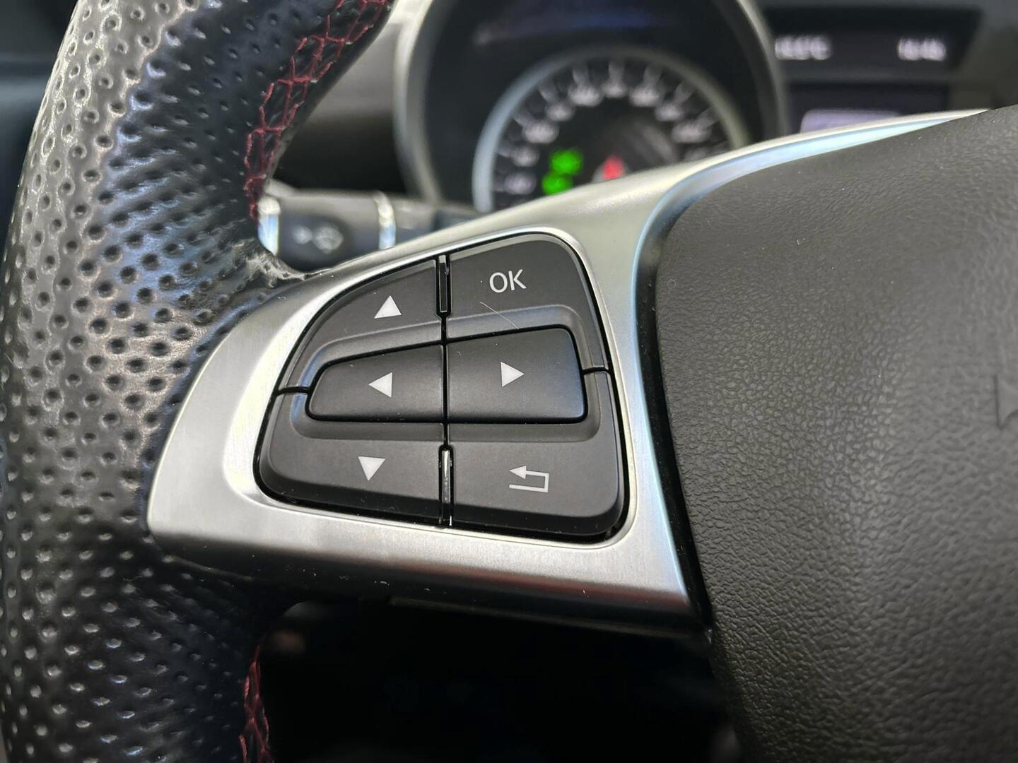 MERCEDES-BENZ SLC 2016