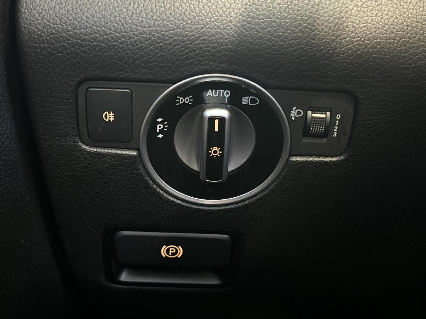 MERCEDES-BENZ SLC 2016