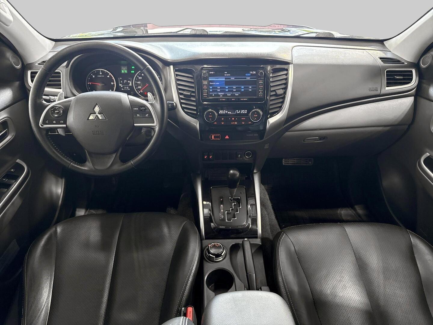 MITSUBISHI L200 2016