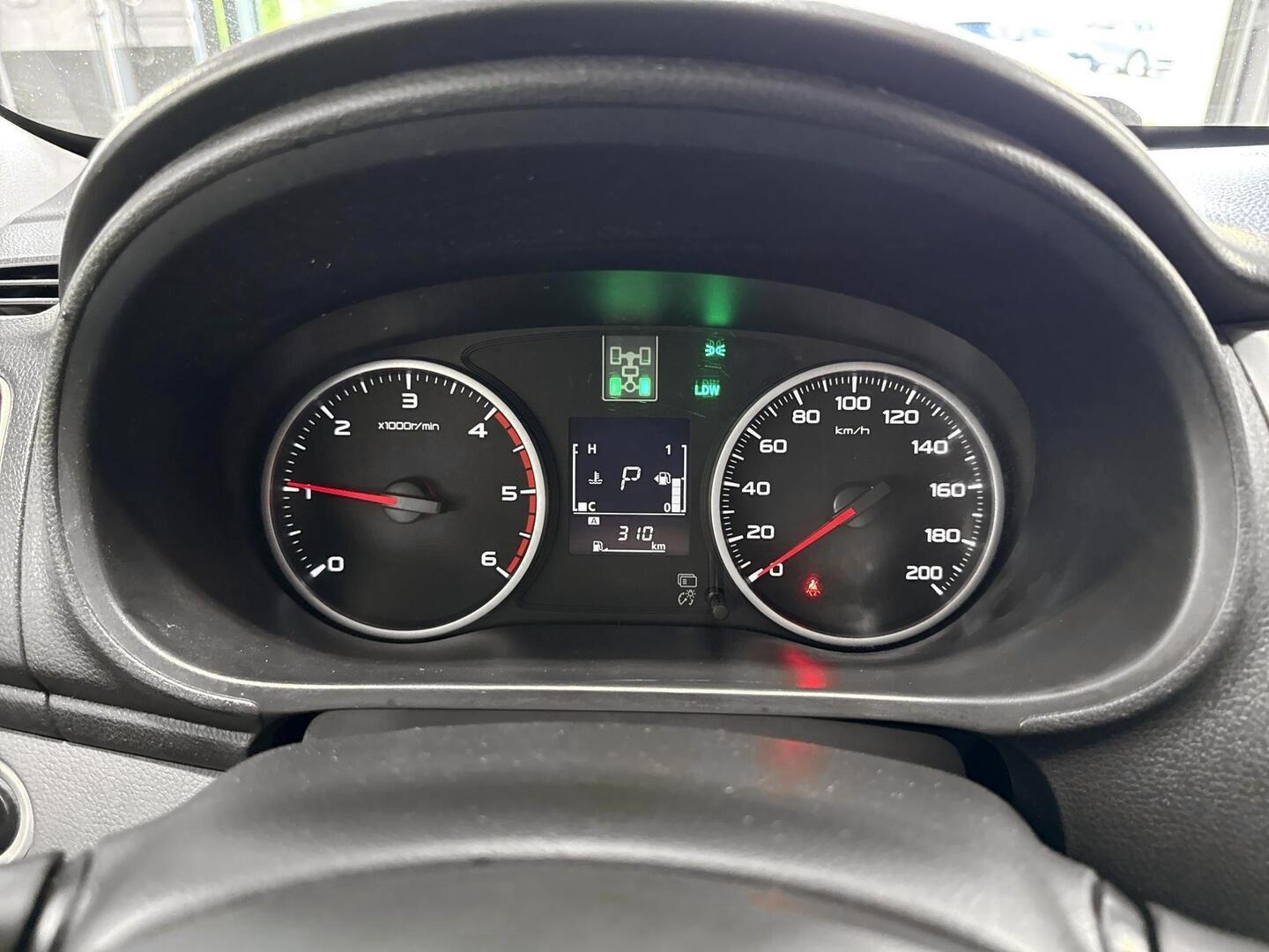 MITSUBISHI L200 2016