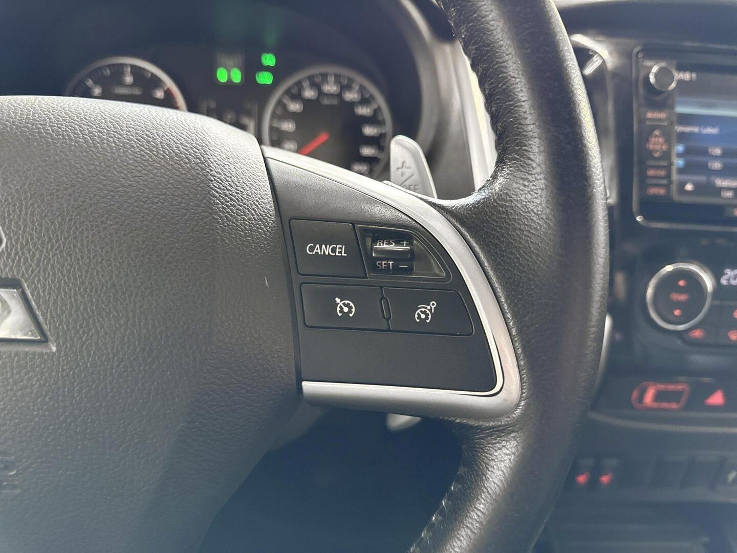 MITSUBISHI L200 2016