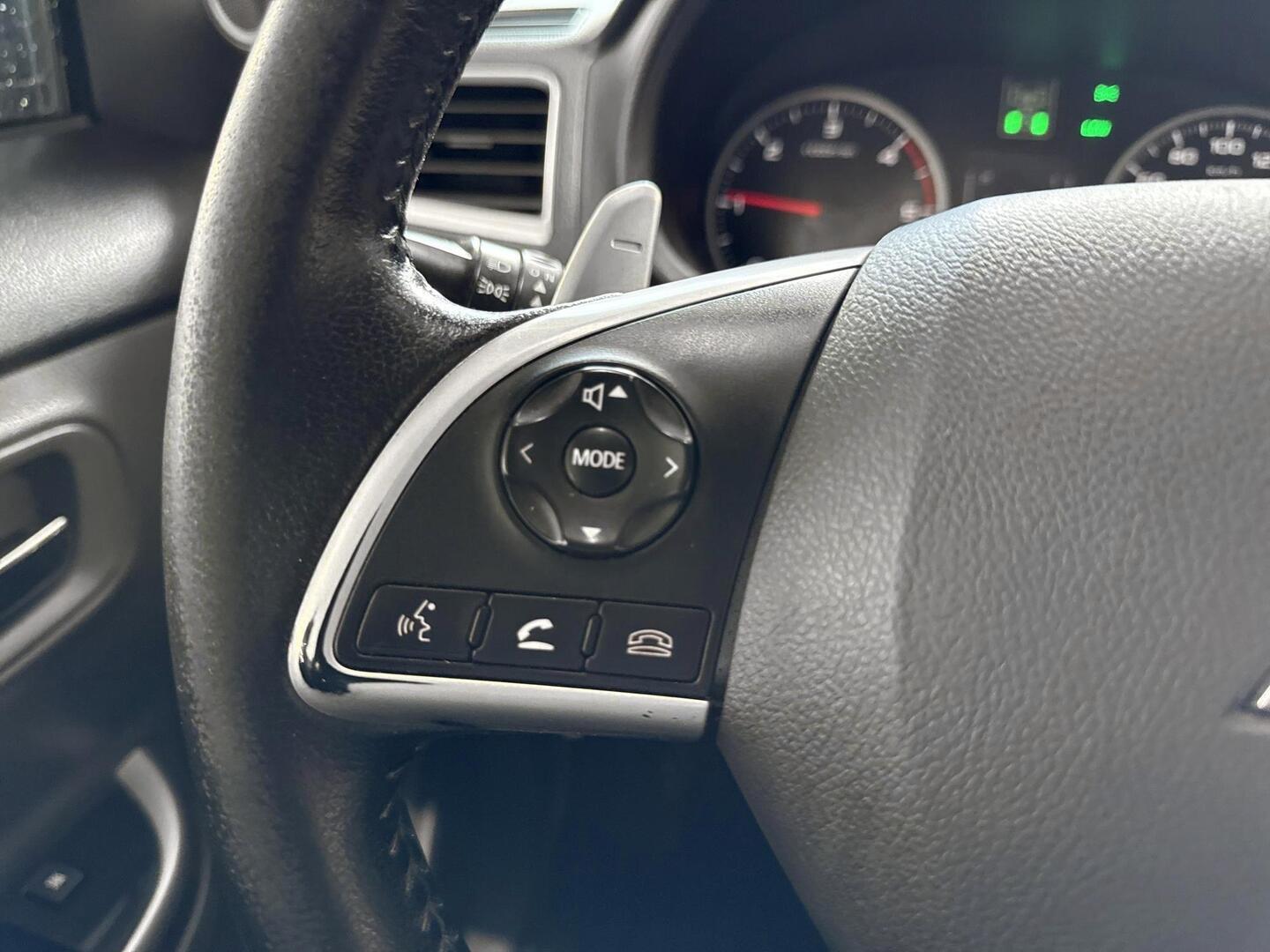 MITSUBISHI L200 2016