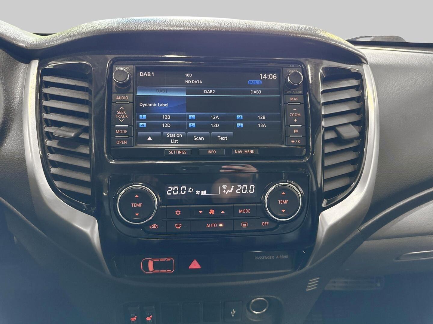 MITSUBISHI L200 2016