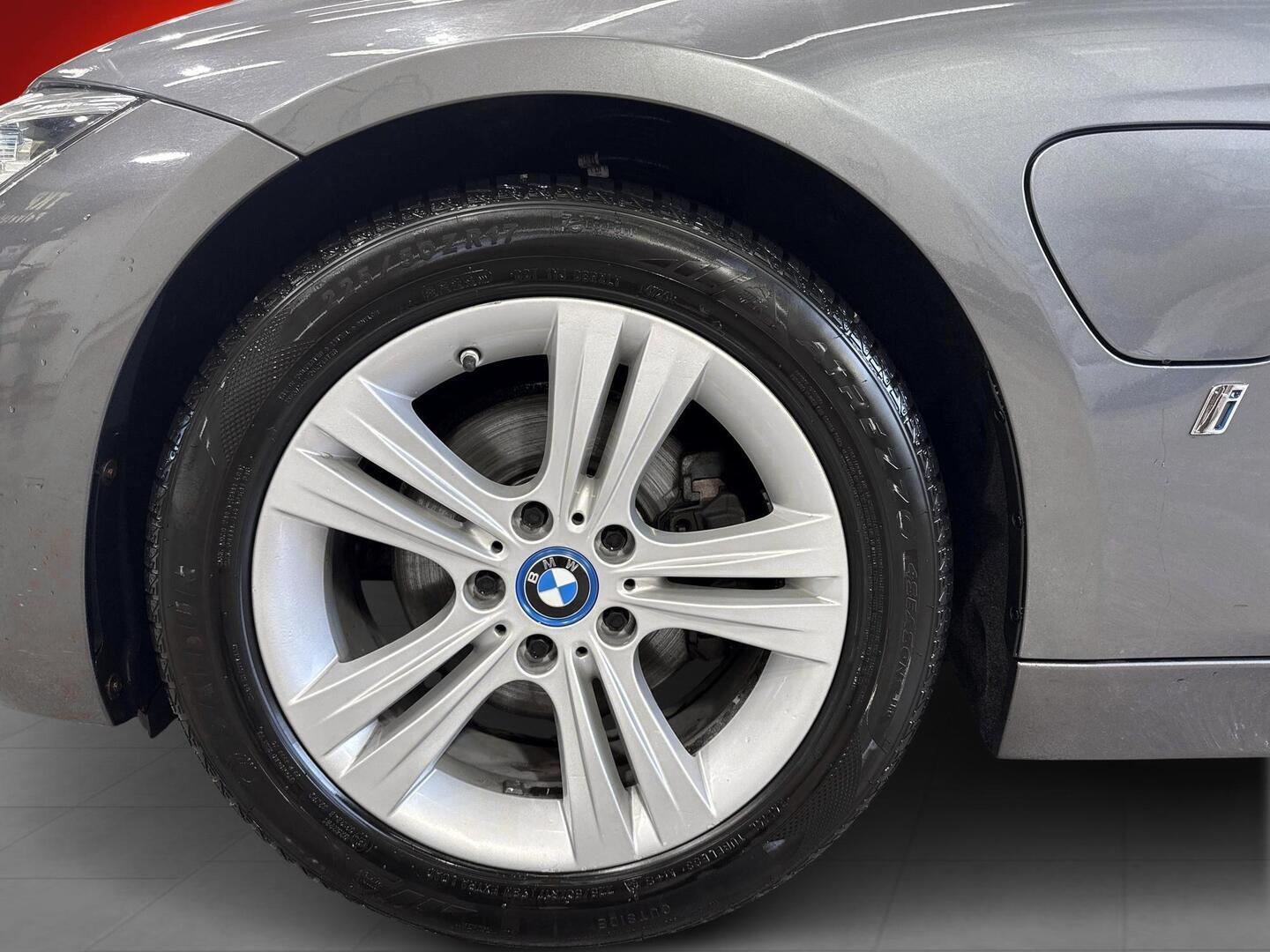 BMW 330 2018