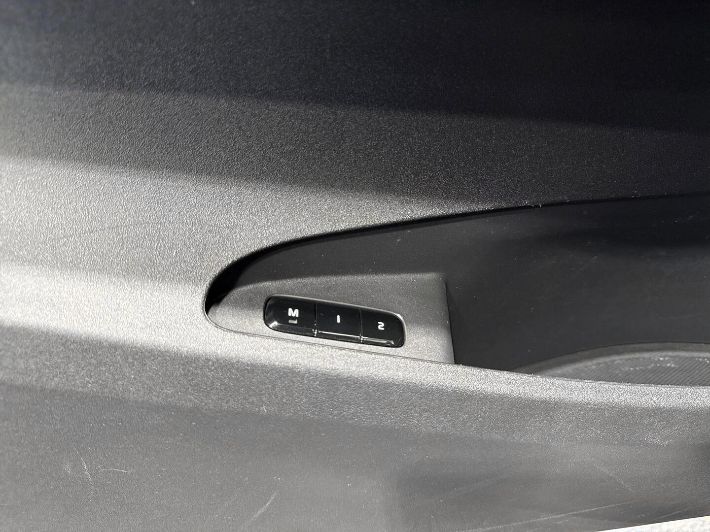 POLESTAR 2 2023