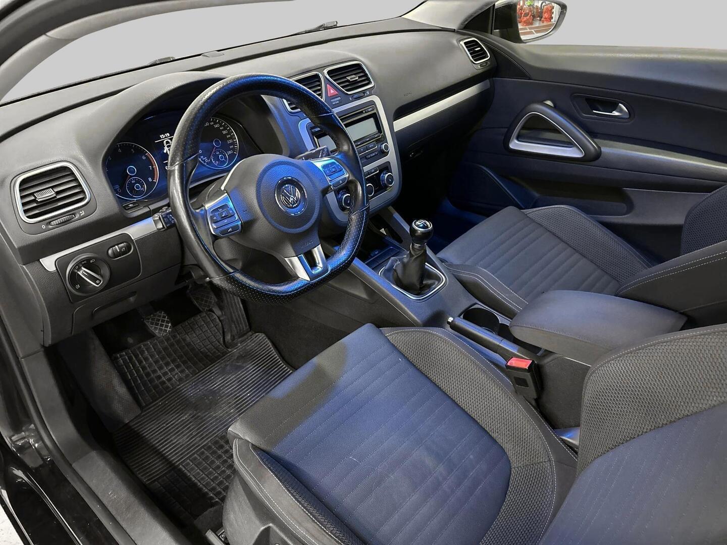 VOLKSWAGEN Scirocco 2011