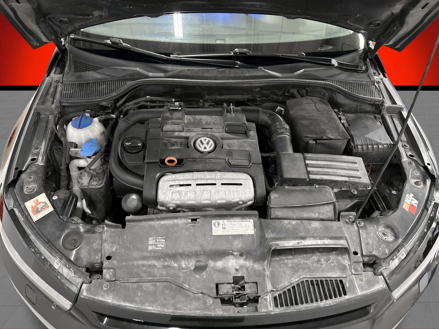 VOLKSWAGEN Scirocco 2011