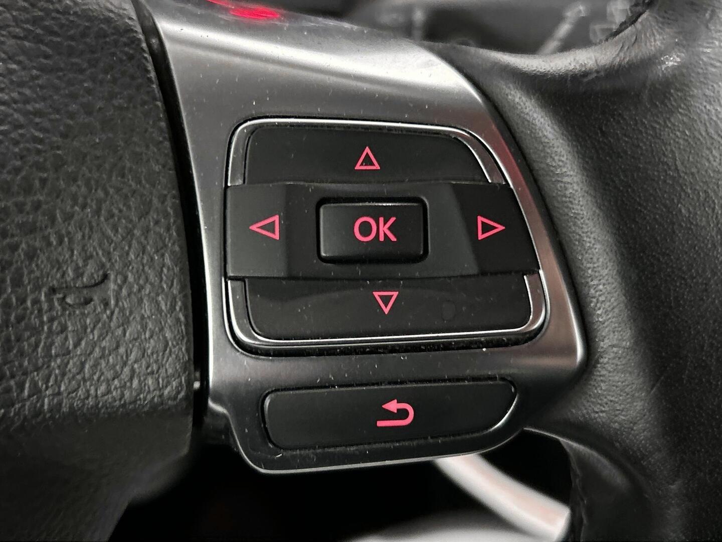 VOLKSWAGEN Scirocco 2011