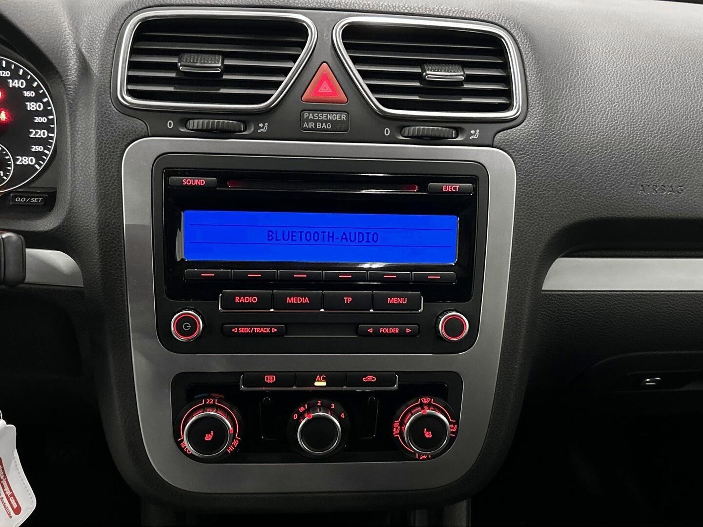 VOLKSWAGEN Scirocco 2011