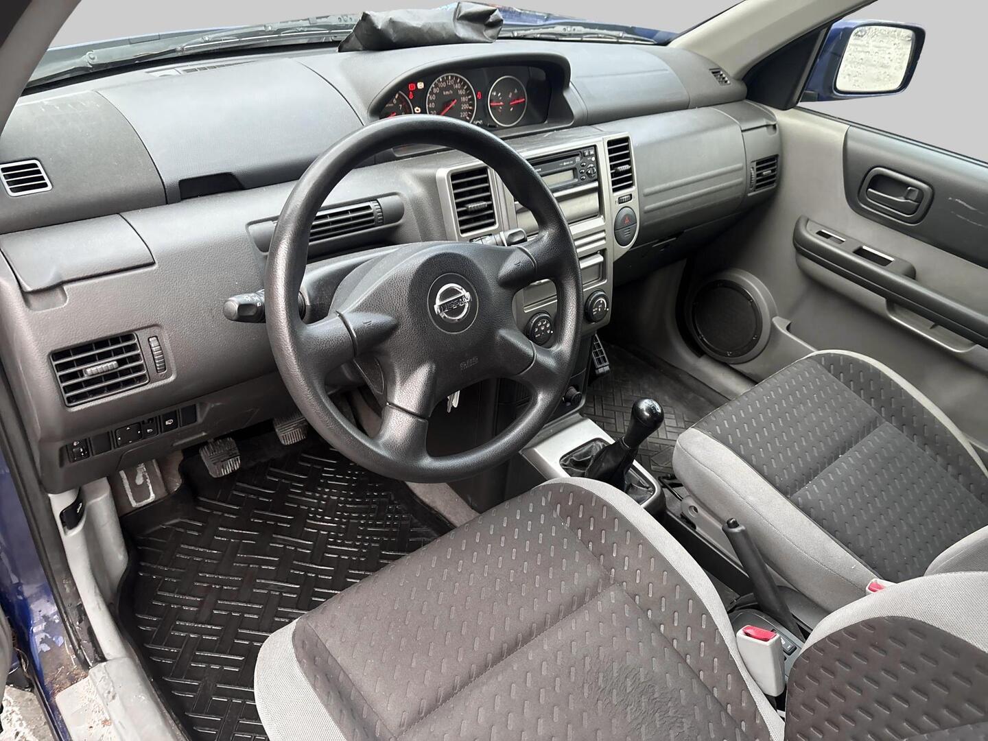 NISSAN X-TRAIL 2004
