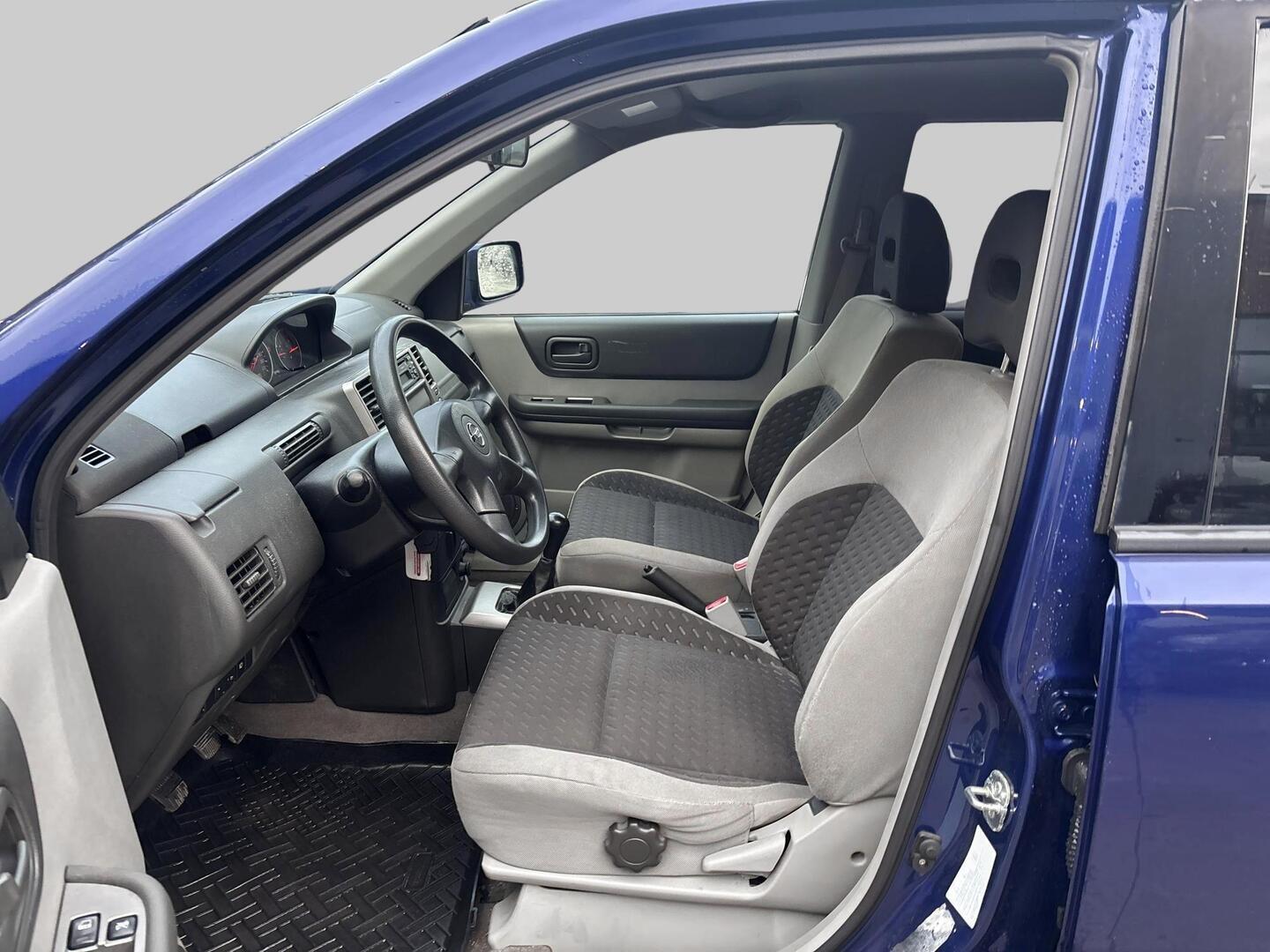 NISSAN X-TRAIL 2004