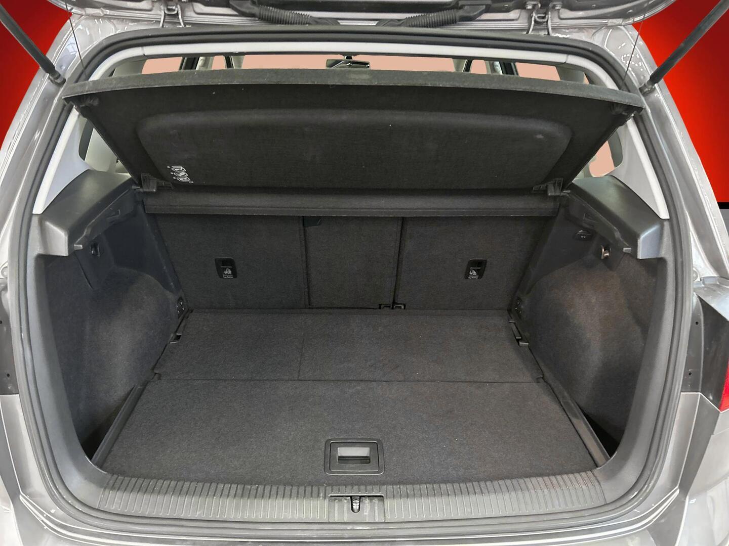 VOLKSWAGEN Golf Sportsvan 2015