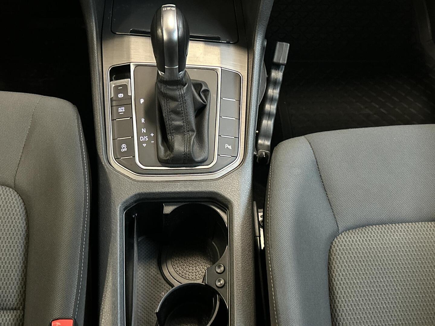VOLKSWAGEN Golf Sportsvan 2015