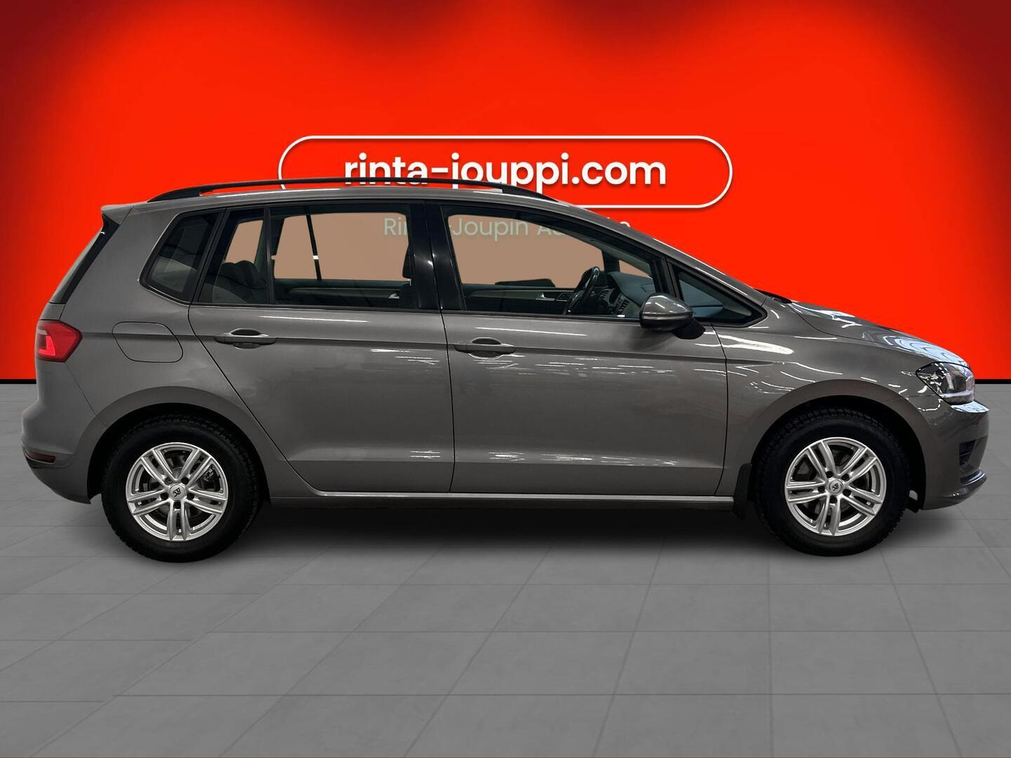 VOLKSWAGEN Golf Sportsvan 2015