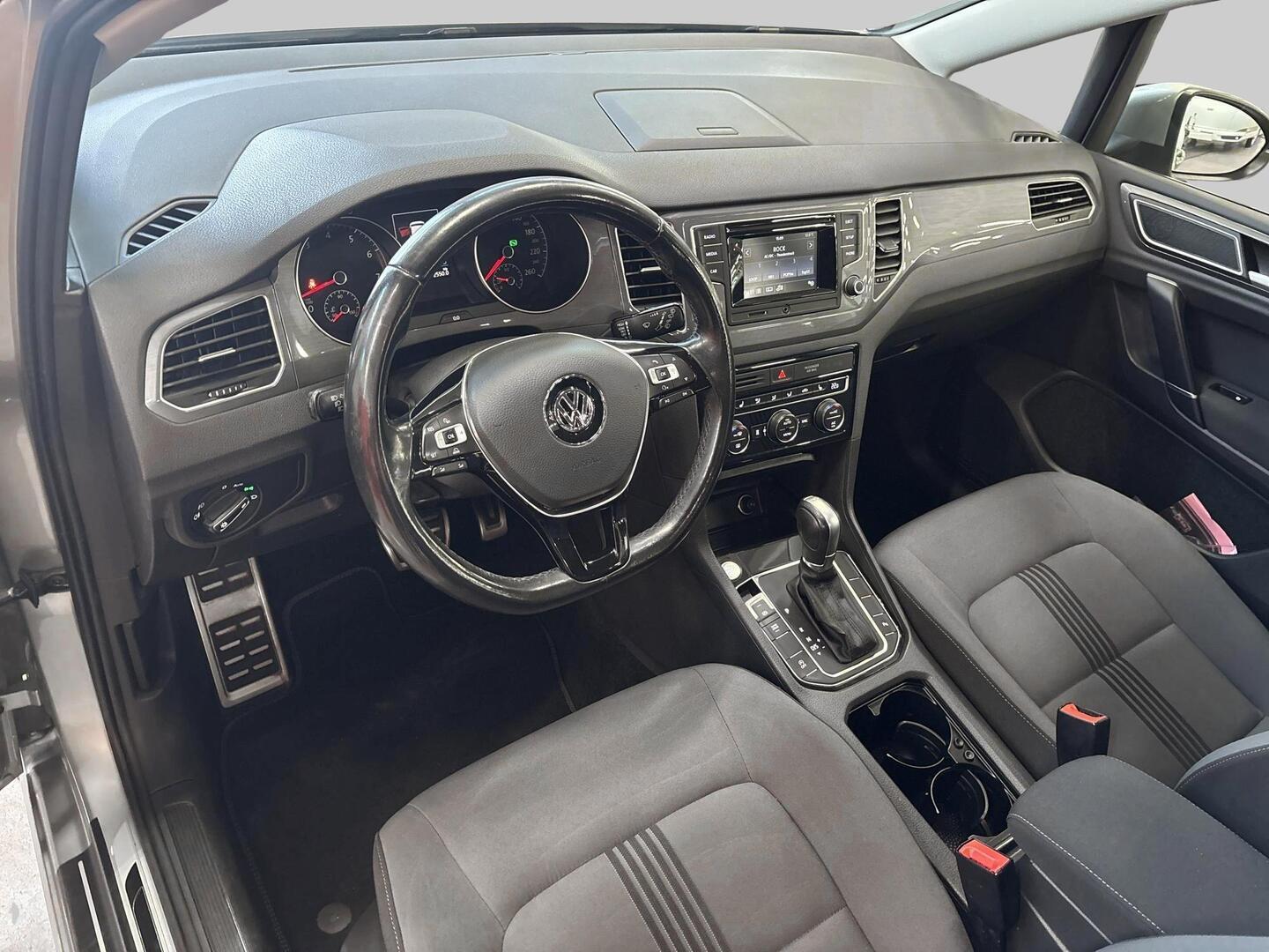 VOLKSWAGEN Golf Sportsvan 2016