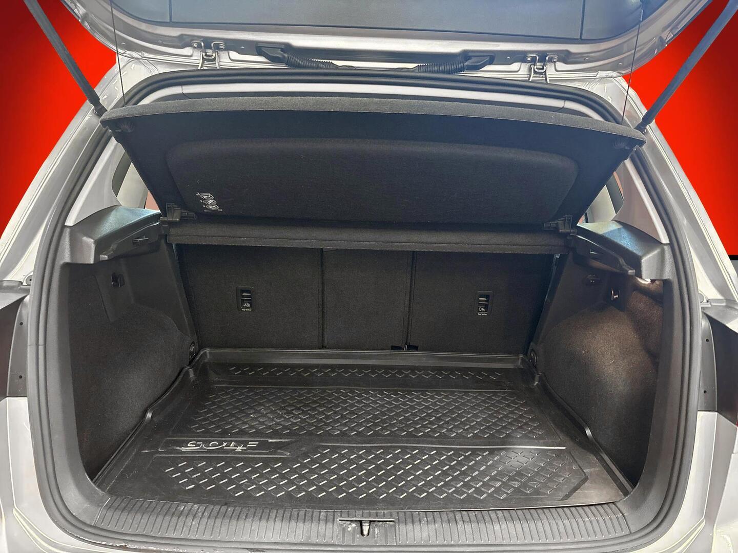 VOLKSWAGEN Golf Sportsvan 2016