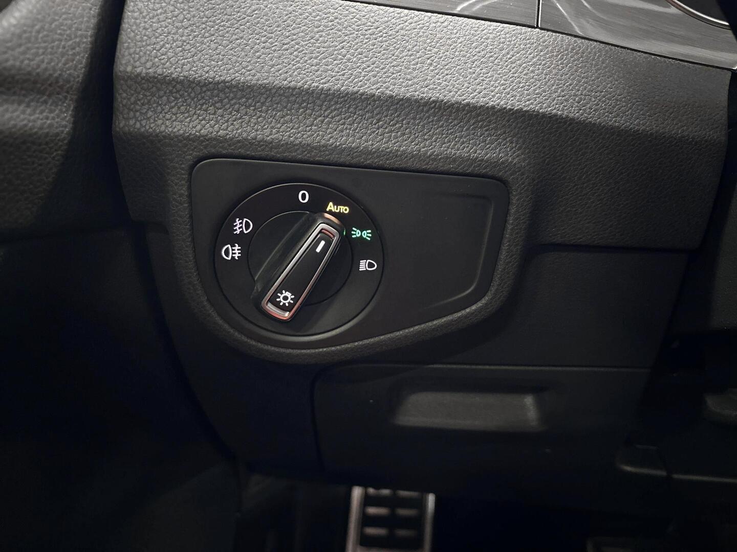 VOLKSWAGEN Golf Sportsvan 2016
