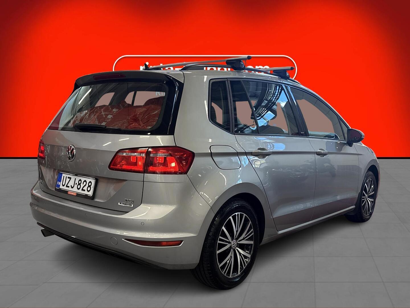 VOLKSWAGEN Golf Sportsvan 2016