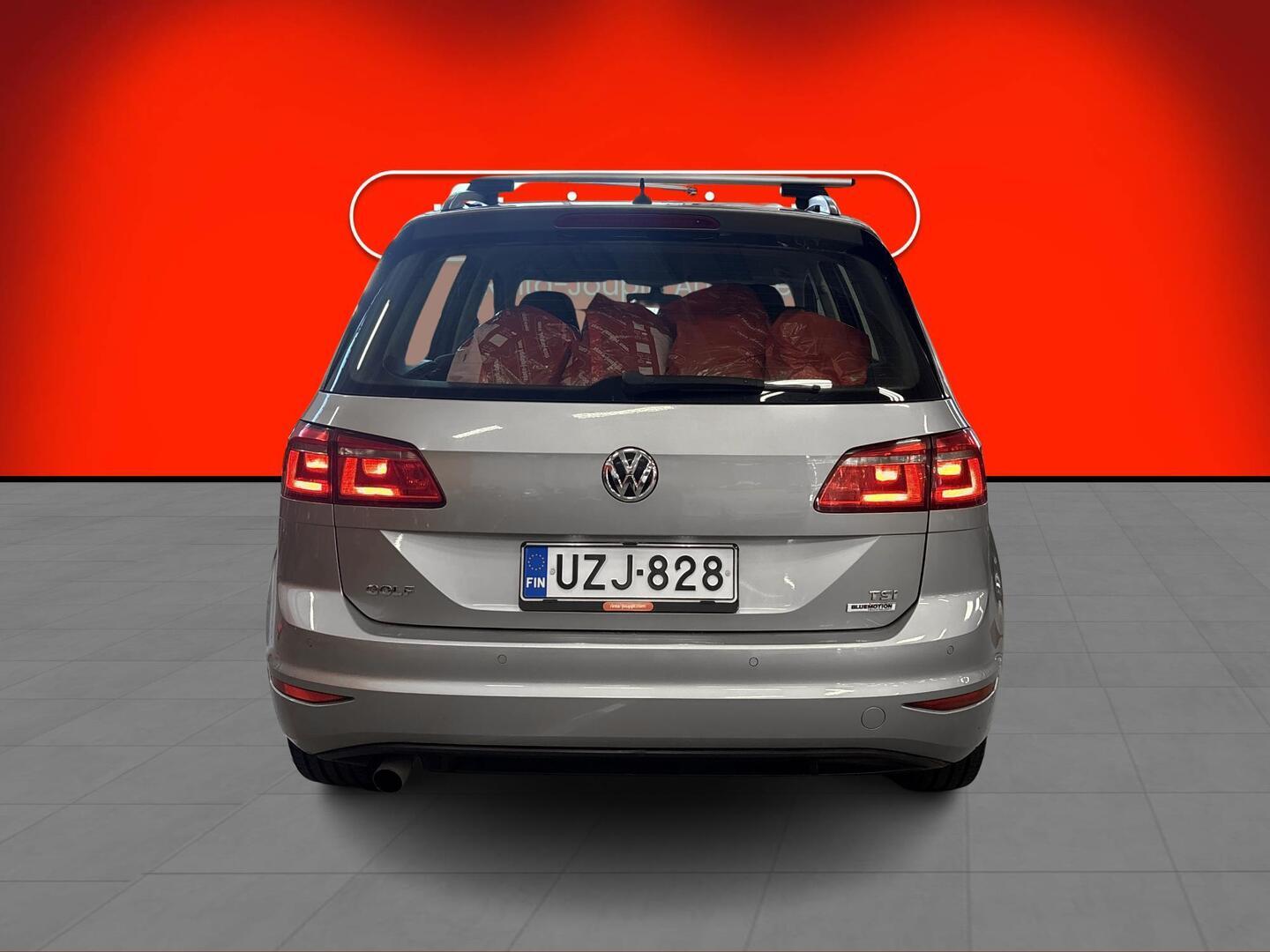 VOLKSWAGEN Golf Sportsvan 2016
