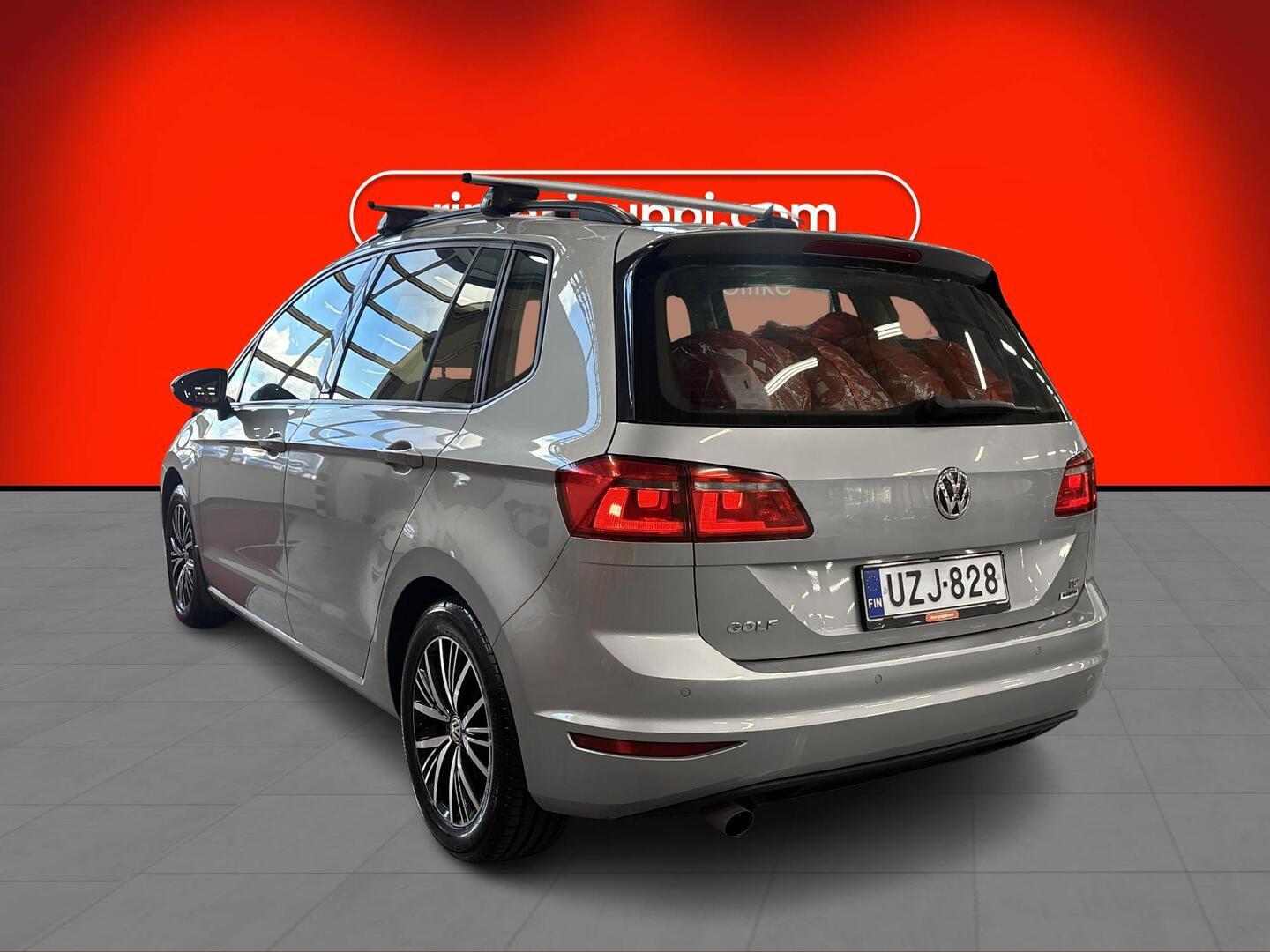 VOLKSWAGEN Golf Sportsvan 2016